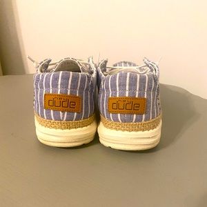 Women’s Hey Dudes Size 9!!